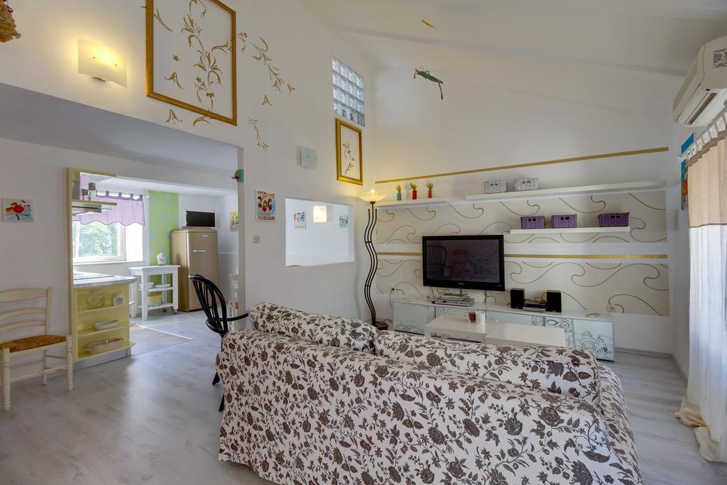Apartments Mandarina Mali Lošinj Zewnętrze zdjęcie
